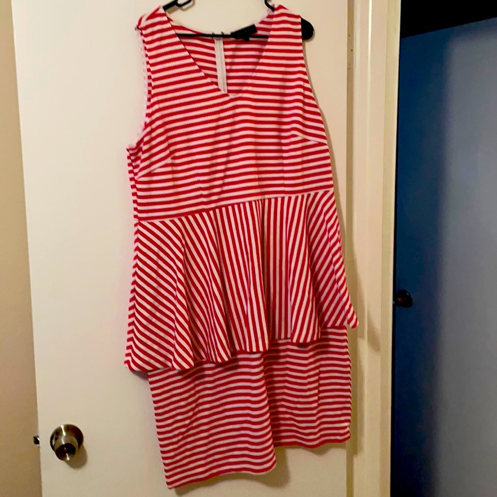 Eloquii pink and white size 22